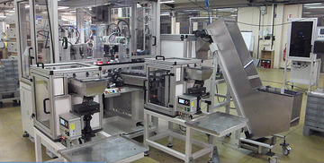 Machine automatique d'assemblage joints sur croisillon