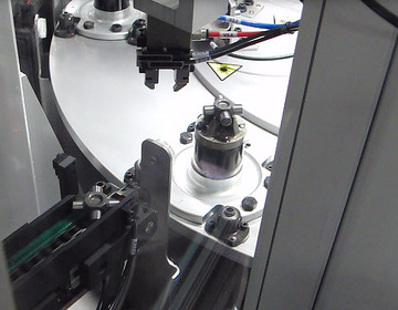 Machine automatique d'assemblage joints sur croisillon 2