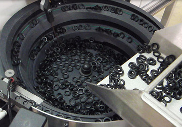 Machine automatique d'assemblage joints sur croisillon 3