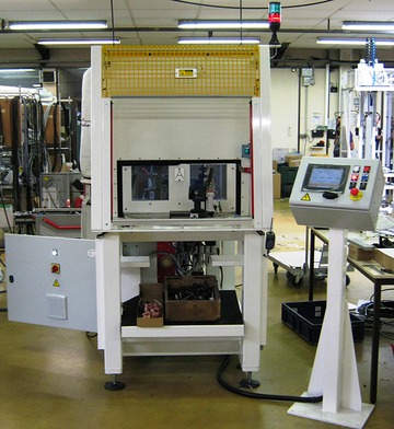 Machine de coupe pi&egrave;ces de fonderie