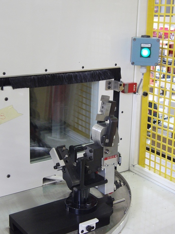 Machine de coupe Pr&eacute;cicast, posage universel.