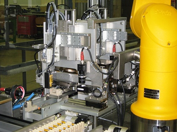 Robot Polyarticul&eacute; - Cellule de d&eacute;pose r&eacute;sine 4