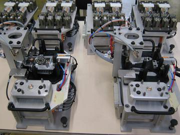 Robot Cartesien - Machine d&eacute;pose graisse thermique et assemblage carte &eacute;lectronique, diffferents outillages